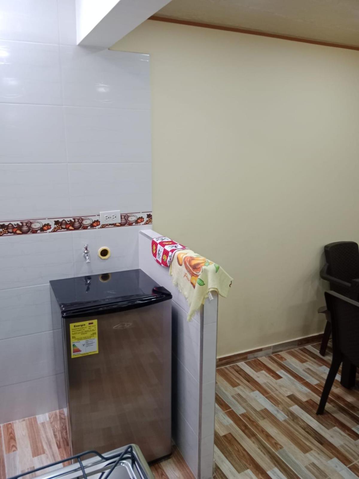 Aparta Estudio Cerca Al Aeropuerto Espectacular 2 ボゴタ エクステリア 写真